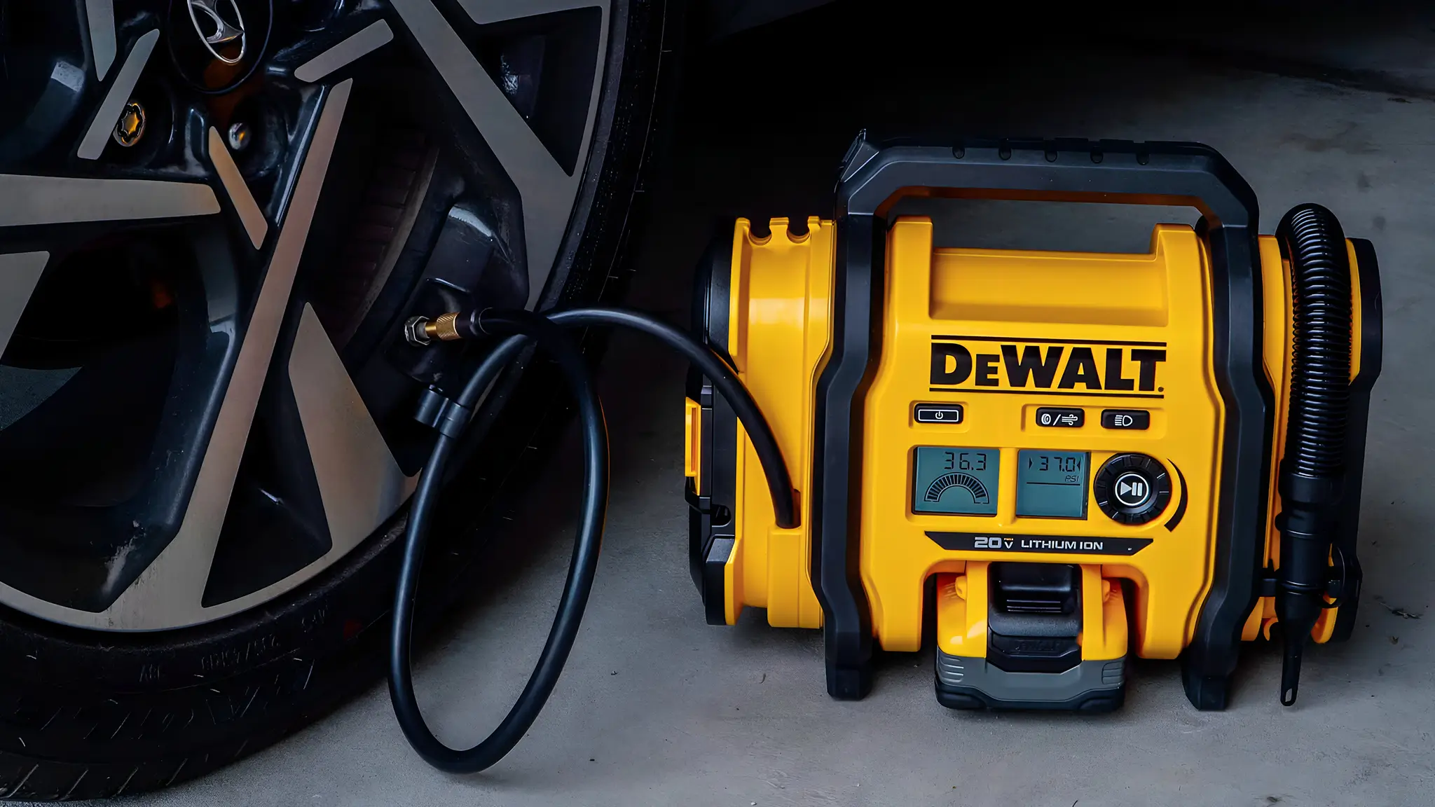 DeWalt 20V MAX Tire Inflator