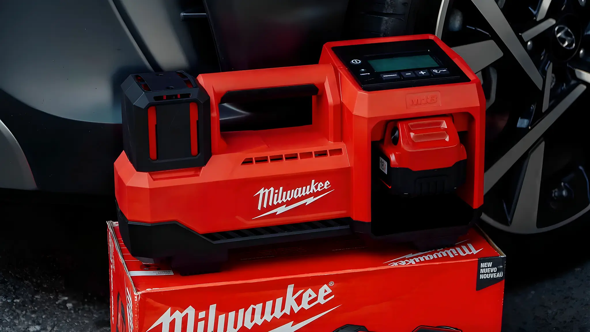 Milwaukee M18 Cordless Tire Inflator